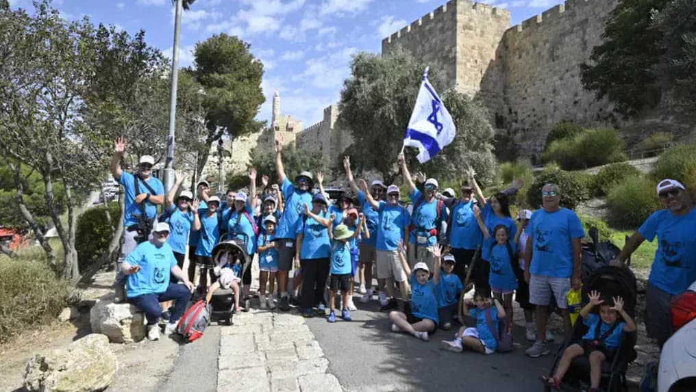 Thousands Fill Jerusalem Streets for Annual Sukkot March